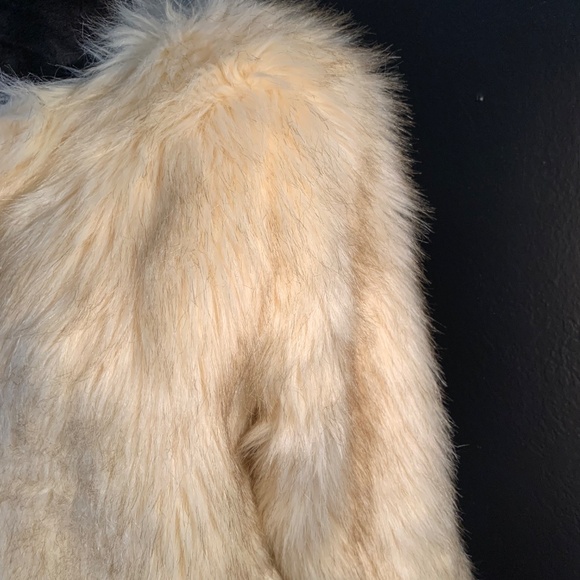 Skies Are Blue Cream Faux Fur Jacket - Picture 8 of 11